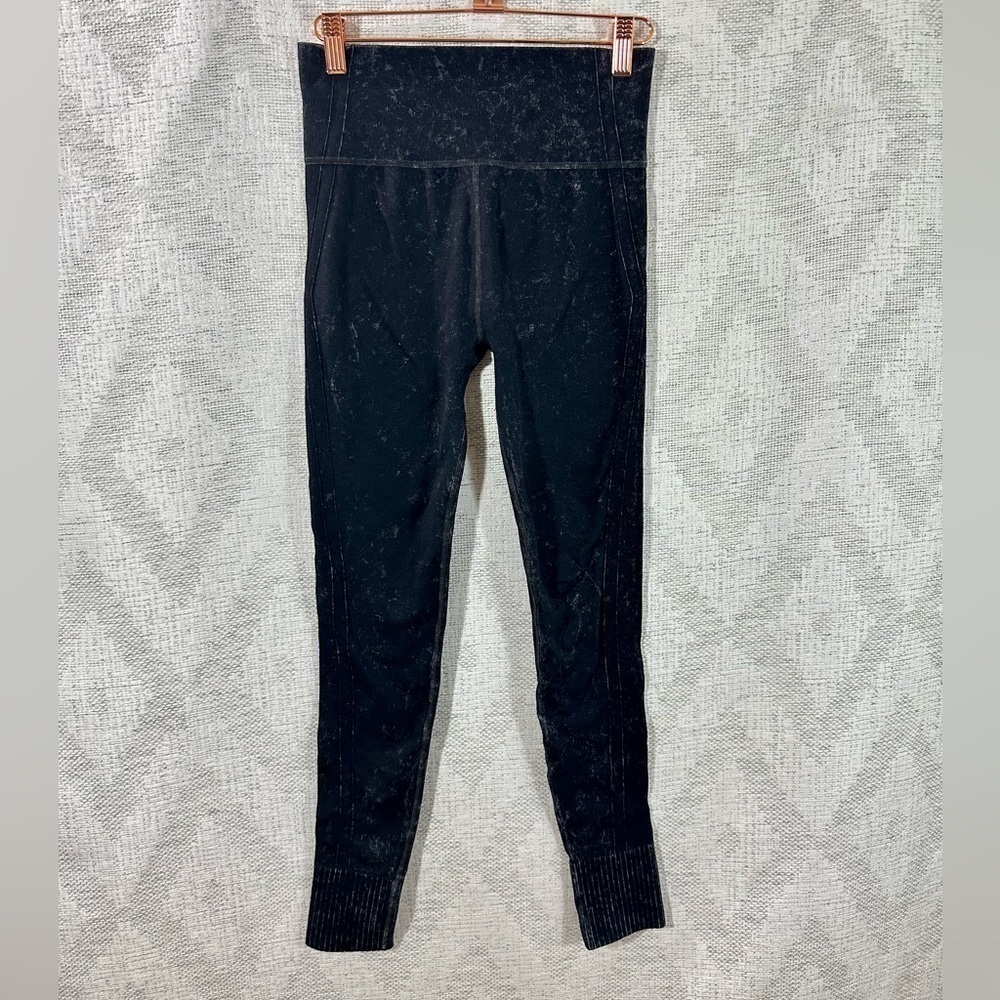 Daily Practice black marble leggings size S